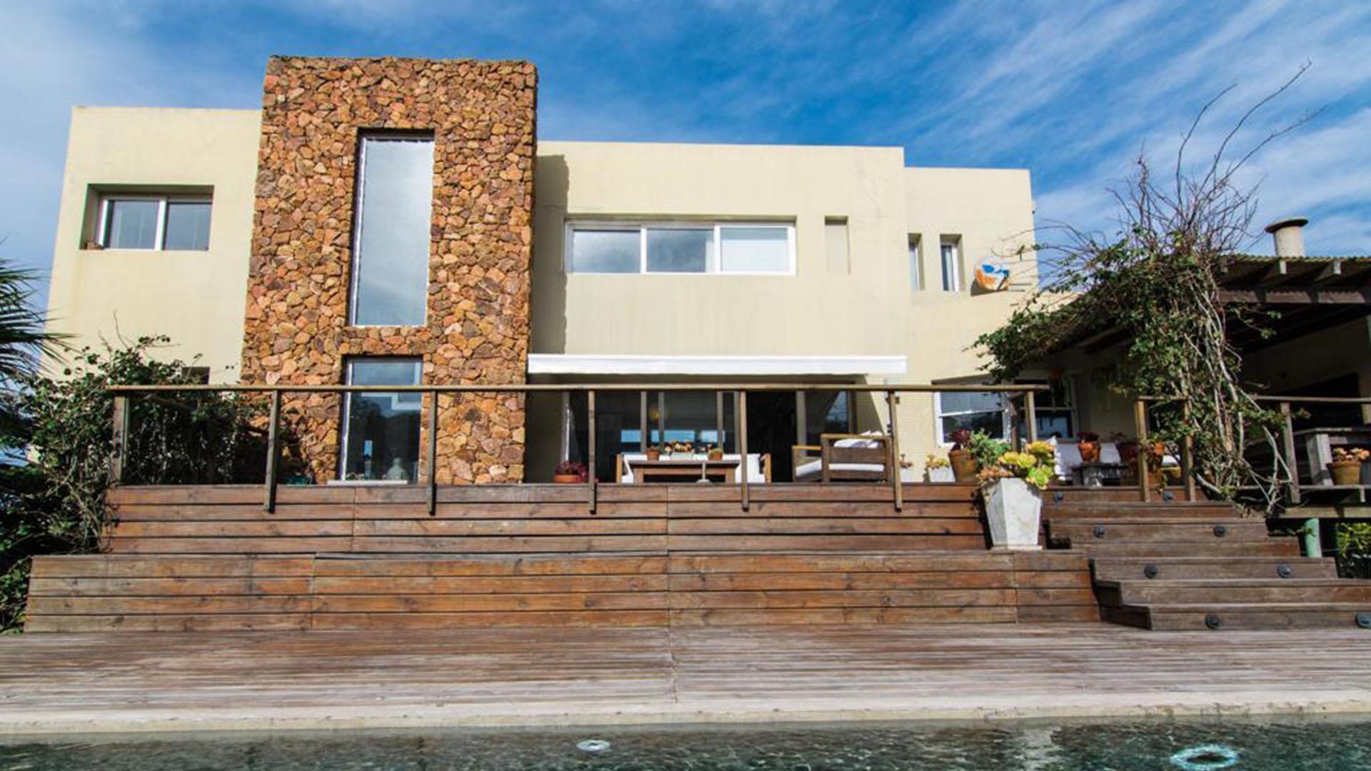 Cozy Ocean-View Villa located in Jose Ignacio, Punta del Este, Uruguay, listed by Curiocity Villas.