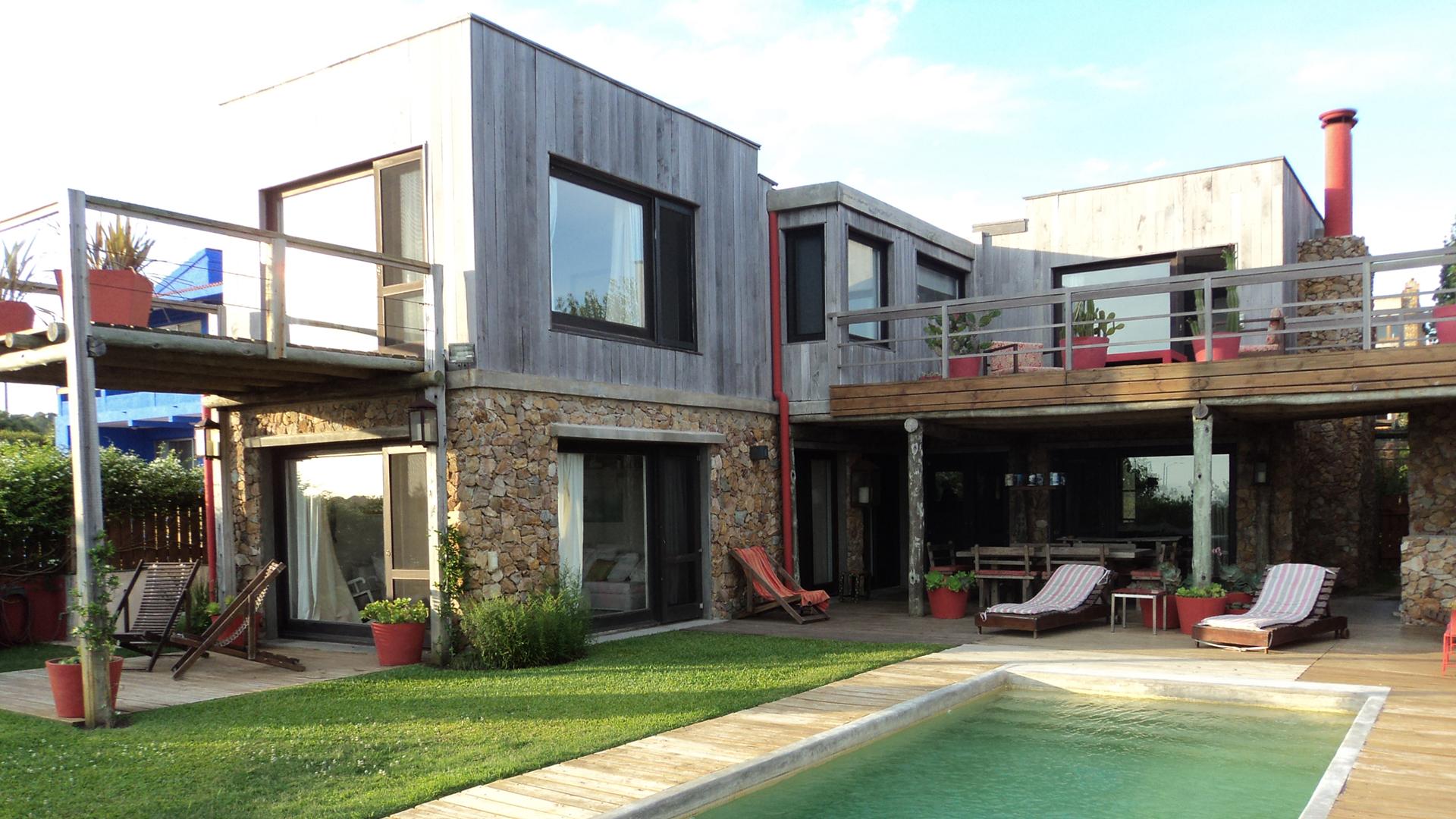 Cozy Oceanview House  located in El Chorro, Punta del Este, Uruguay, listed by Curiocity Villas.